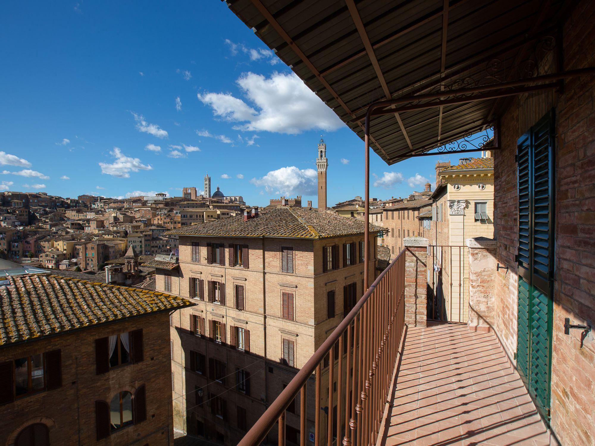 Appartamento Panoramico San Martino 12 Сиена Экстерьер фото